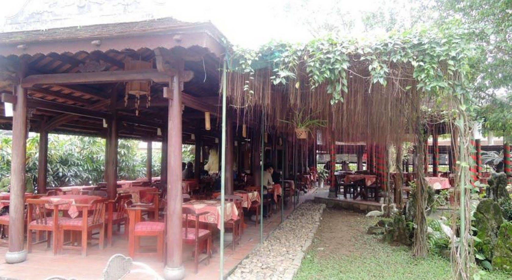Thanh Noi Hotel Hue Buitenkant foto